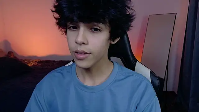 Alan26  online show from April 3, 4:21 am