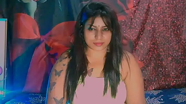 Snapshot of RoyalIndianCreamPuff chatting on February 6, 6:02 pm RoyalIndianCreamPuff online show from February 6, 6:02 pm