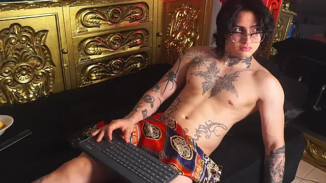 dantecoppolaa  online show from December 19, 4:24 pm