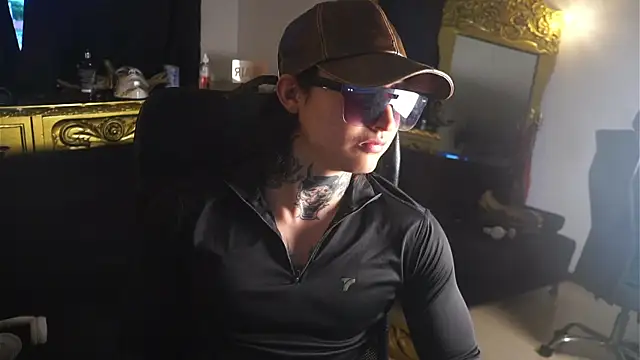 dantecoppolaa  online show from February 8, 10:19 pm