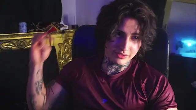 dantecoppolaa  online show from February 18, 12:04 am