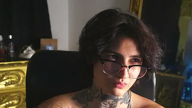 dantecoppolaa  online show from February 20, 1:57 am