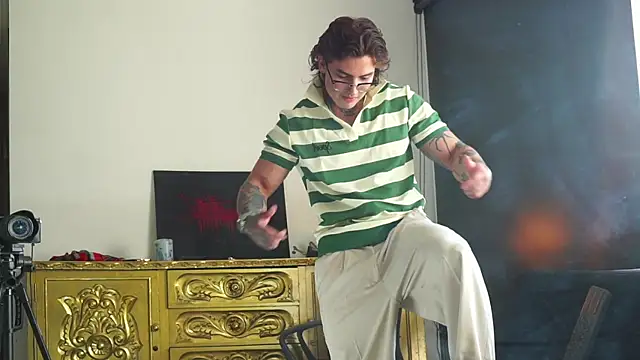 dantecoppolaa  online show from September 21, 9:16 pm