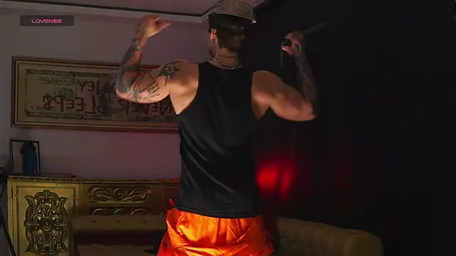 dantecoppolaa  online show from October 31, 11:06 pm