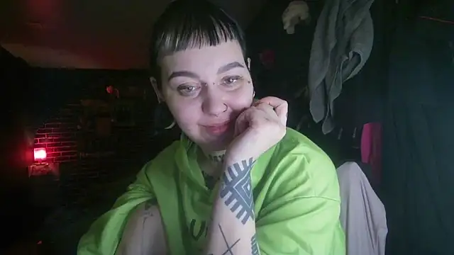 Snapshot of MoorderxDoll chatting on January 1, 1:26 am MoorderxDoll online show from January 1, 1:26 am