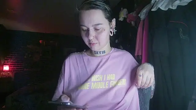 Snapshot of MoorderxDoll chatting on January 31, 7:40 pm MoorderxDoll online show from January 31, 7:40 pm