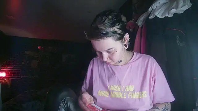 Snapshot of MoorderxDoll chatting on January 31, 10:42 pm MoorderxDoll online show from January 31, 10:42 pm