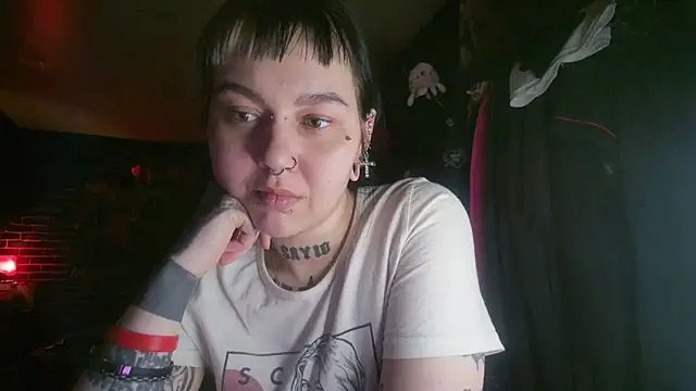 Snapshot of MoorderxDoll chatting on February 2, 11:00 pm MoorderxDoll online show from February 2, 11:00 pm