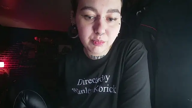 Snapshot of MoorderxDoll chatting on February 9, 9:39 pm MoorderxDoll online show from February 9, 9:39 pm