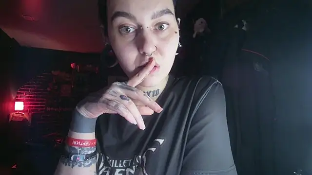 Snapshot of MoorderxDoll chatting on February 15, 12:15 am MoorderxDoll online show from February 15, 12:15 am