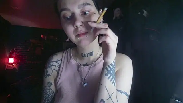 Snapshot of MoorderxDoll chatting on February 16, 8:33 pm MoorderxDoll online show from February 16, 8:33 pm