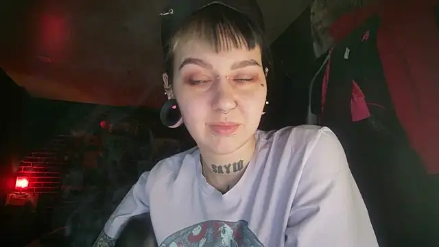 Snapshot of MoorderxDoll chatting on March 2, 11:07 am MoorderxDoll online show from March 2, 11:07 am