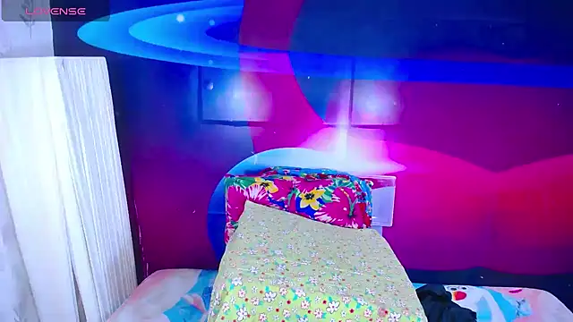 Cristalxxts online show from February 4, 7:20 pm