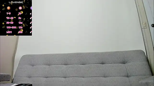 Snapshot of AliciaMiilf chatting on February 11, 9:20 pm AliciaMiilf online show from February 11, 9:20 pm