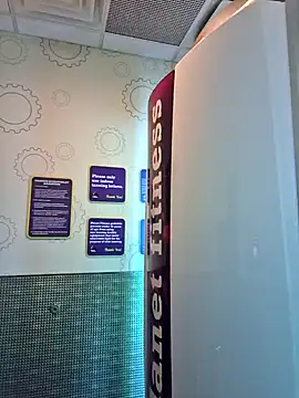 Snapshot of John19893 chatting on January 12, 4:40 pm John19893 online show from January 12, 4:40 pm