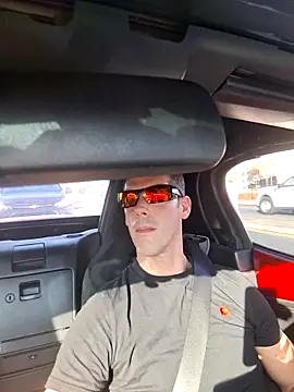 Snapshot of John19893 chatting on March 7, 1:18 pm John19893 online show from March 7, 1:18 pm