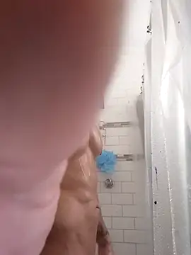 Snapshot of John19893 chatting on February 15, 3:42 pm John19893 online show from February 15, 3:42 pm