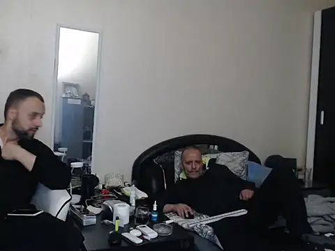 Snapshot of Terizizz chatting on April 12, 3:00 am Terizizz online show from April 12, 3:00 am