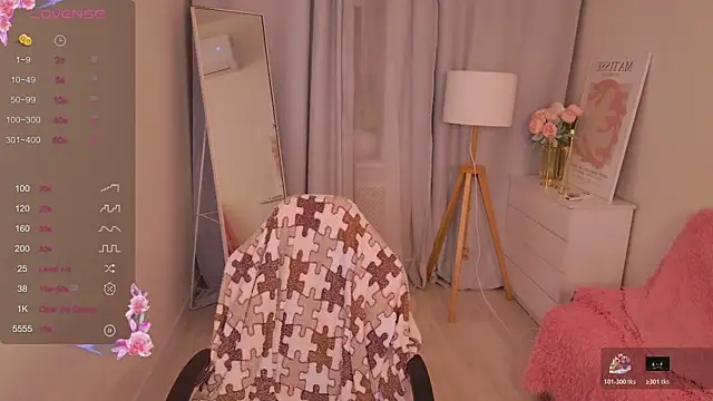 LovelyJessie online show from April 10, 2:00 pm