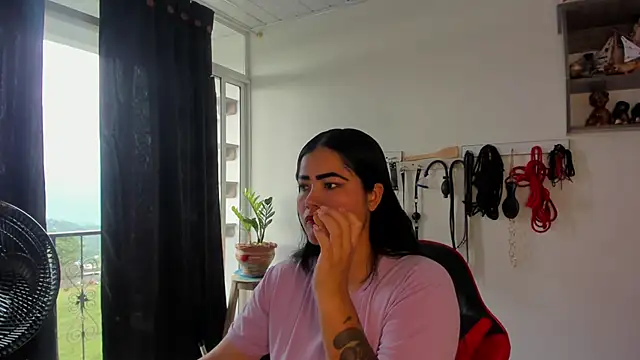 scarlet-kennedy98 online show from December 7, 9:11 pm