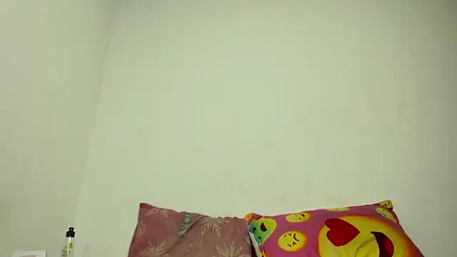 hugexboobs69 online show from December 3, 1:21 pm