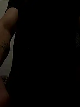 Snapshot of vanho29 chatting on January 18, 6:50 am vanho29 online show from January 18, 6:50 am