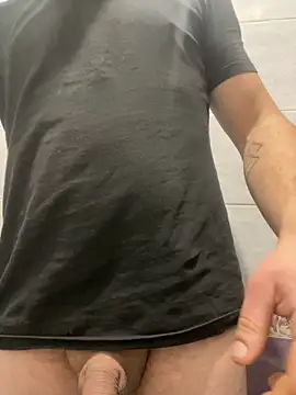 Snapshot of vanho29 chatting on February 6, 10:24 pm vanho29 online show from February 6, 10:24 pm