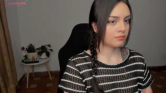 Snapshot of anaveleeez chatting on February 2, 11:21 pm anaveleeez online show from February 2, 11:21 pm