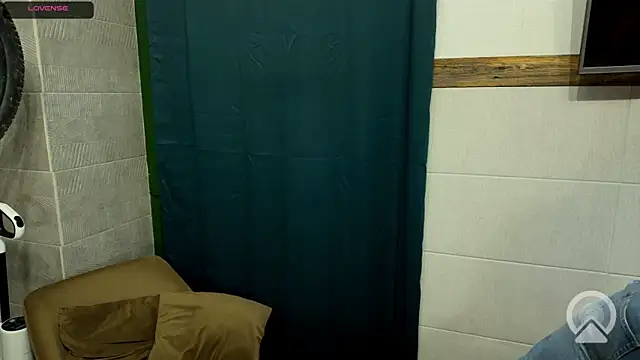 Snapshot of ericeric507 chatting on October 11, 5:55 pm ericeric507 online show from October 11, 5:55 pm