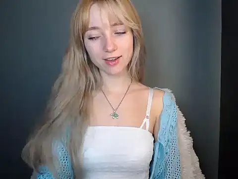 LuciaYoung online show from November 12, 7:24 pm