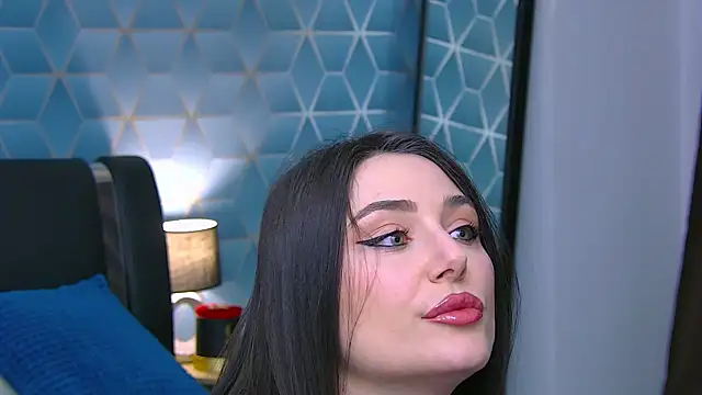 Snapshot of KassieWeins chatting on February 22, 7:12 pm KassieWeins online show from February 22, 7:12 pm