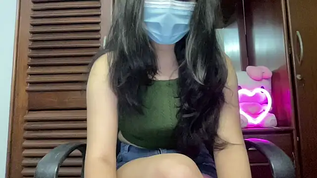 Snapshot of Princess_Lily chatting on October 15, 2:06 pm Princess Lily online show from October 15, 2:06 pm