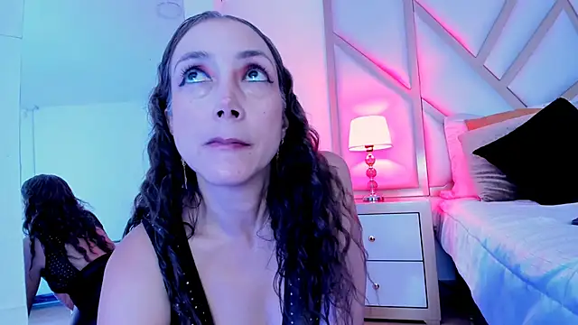 Jolie-bonnet online show from February 1, 1:55 am