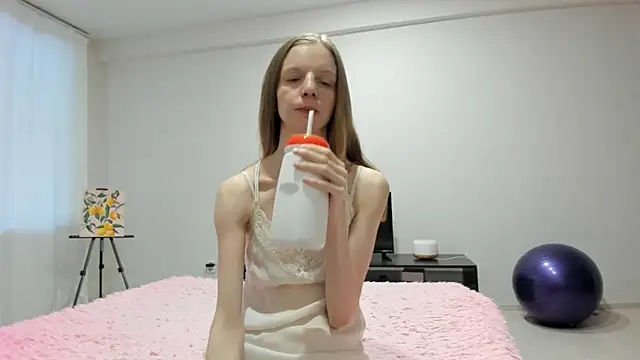 Snapshot of CarolHowward chatting on February 10, 4:05 am CarolHowward online show from February 10, 4:05 am