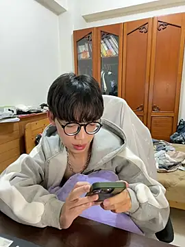 Snapshot of hihi0169 chatting on December 14, 1:16 pm hihi0169 online show from December 14, 1:16 pm