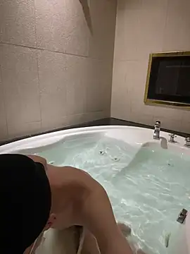 Snapshot of hihi0169 chatting on February 1, 2:02 pm hihi0169 online show from February 1, 2:02 pm