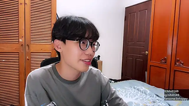 Snapshot of hihi0169 chatting on November 29, 1:36 pm hihi0169 online show from November 29, 1:36 pm