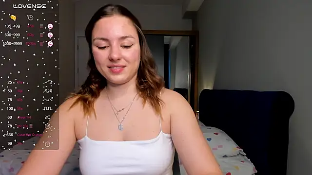 Snapshot of ThreeshaWhite chatting on February 24, 9:43 am ThreeshaWhite online show from February 24, 9:43 am