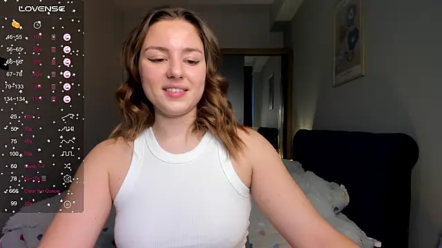 Snapshot of ThreeshaWhite chatting on February 26, 6:15 am ThreeshaWhite online show from February 26, 6:15 am