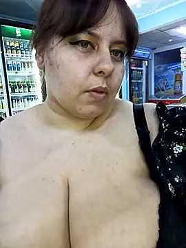 Snapshot of diamond190896 chatting on February 18, 9:42 pm diamond190896 online show from February 18, 9:42 pm