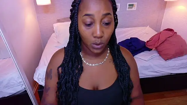 Snapshot of kiara_evanss chatting on June 19, 3:44 am kiara evanss online show from June 19, 3:44 am