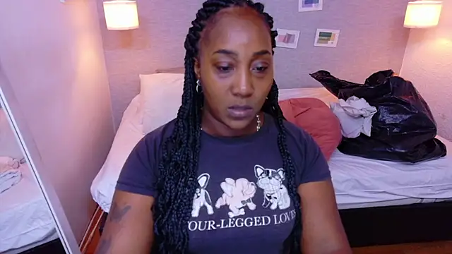 Snapshot of kiara_evanss chatting on June 20, 3:53 am kiara evanss online show from June 20, 3:53 am