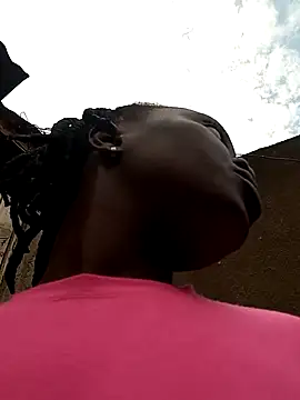 Snapshot of pretty_amaal chatting on December 13, 12:28 pm pretty amaal online show from December 13, 12:28 pm