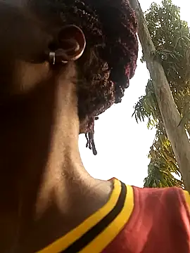 Snapshot of pretty_amaal chatting on January 21, 2:15 pm pretty amaal online show from January 21, 2:15 pm