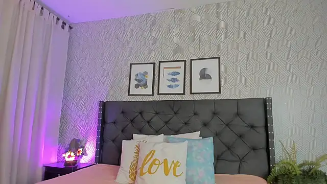 emma  smith1 online show from March 21, 11:01 am