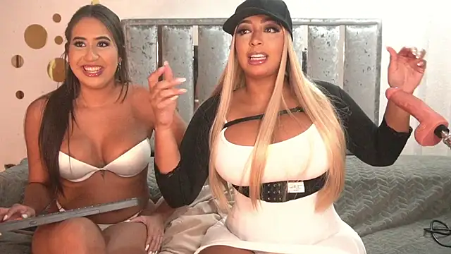 charlottelover21 online show from December 15, 12:51 am