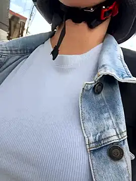 Snapshot of LIAH_IZUMI chatting on January 15, 12:43 pm LIAH IZUMI online show from January 15, 12:43 pm