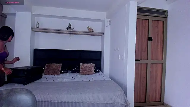 AbrilStivenson  online show from September 18, 2:52 pm