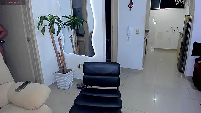 AbrilStivenson  online show from October 2, 1:34 am