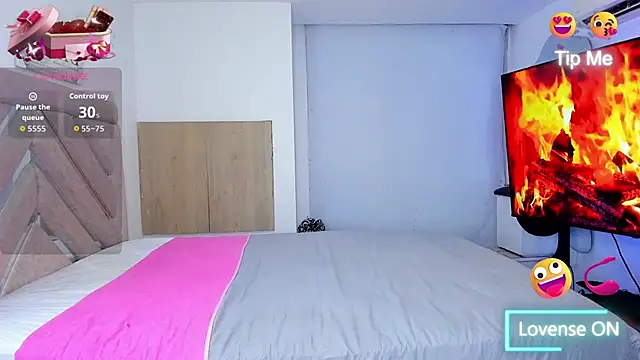 AbrilStivenson  online show from April 16, 11:51 pm